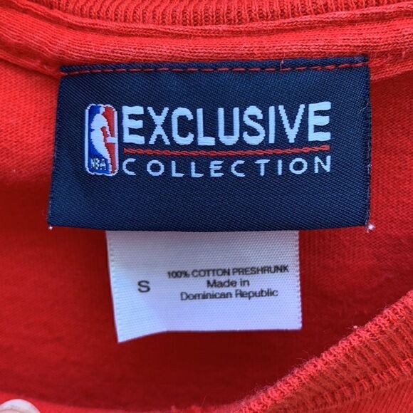 Vintage Chicago Bulls Red NBA Exclusive Butler 21 graphic T-shirt‎ - Picture 5 of 5